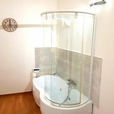 Apartment New! Flat With Jacuzzi Center